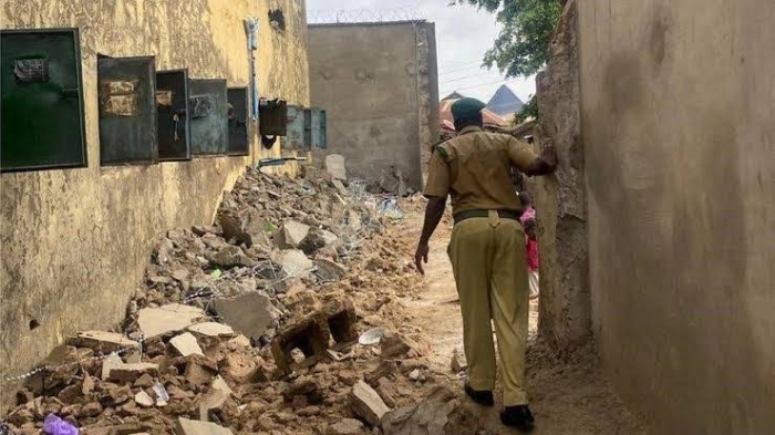 Seven inmates escape Osun prison after rainfall destroyed perimeter wall