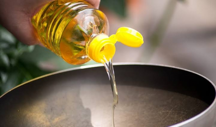 Cooking oil linked to colon cancer in early study, tied to inflammation